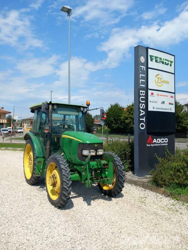 John Deere 5820 Traktorid