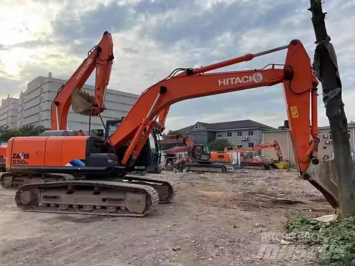 Hitachi ZX250-5A Roomikekskavaatorid