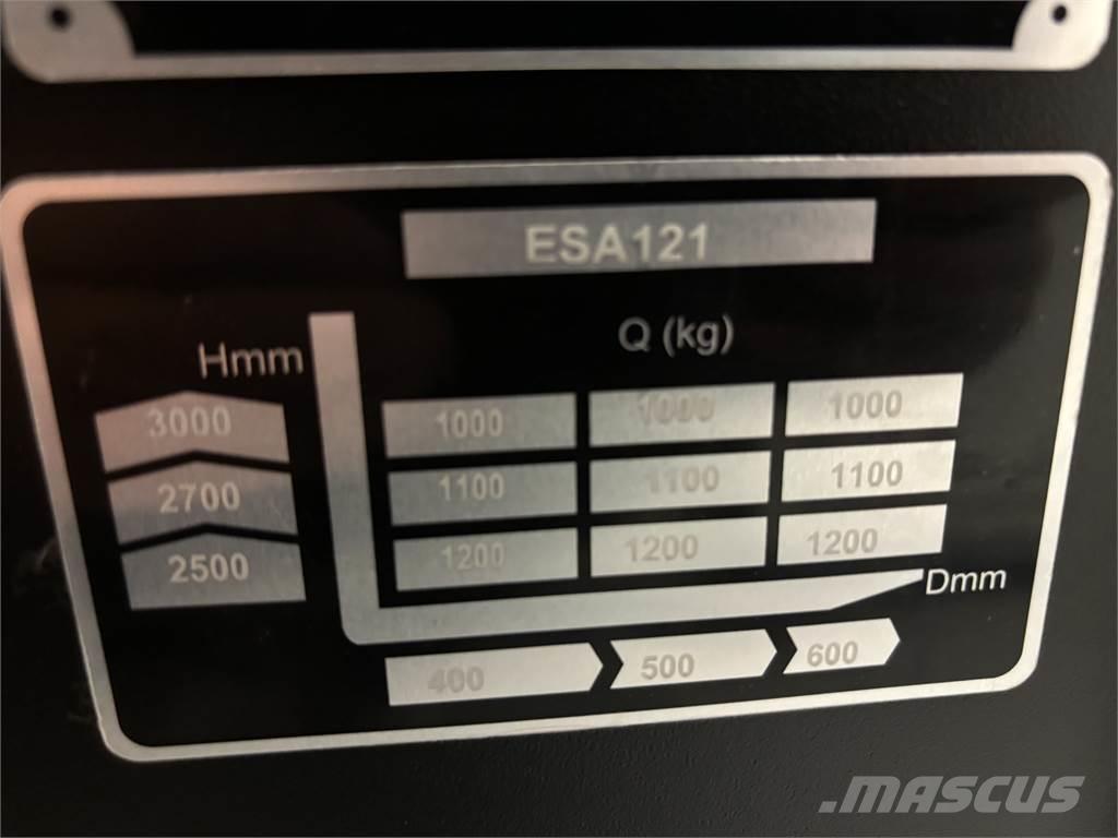 ESA 121 Järelkäidavad virnastajad