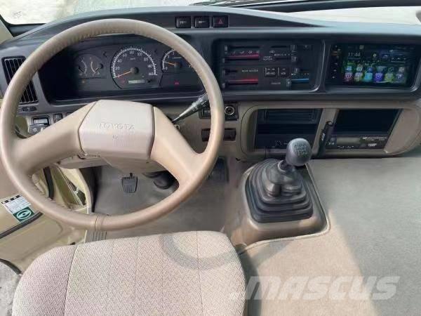 Toyota Coaster Bus Väikebussid