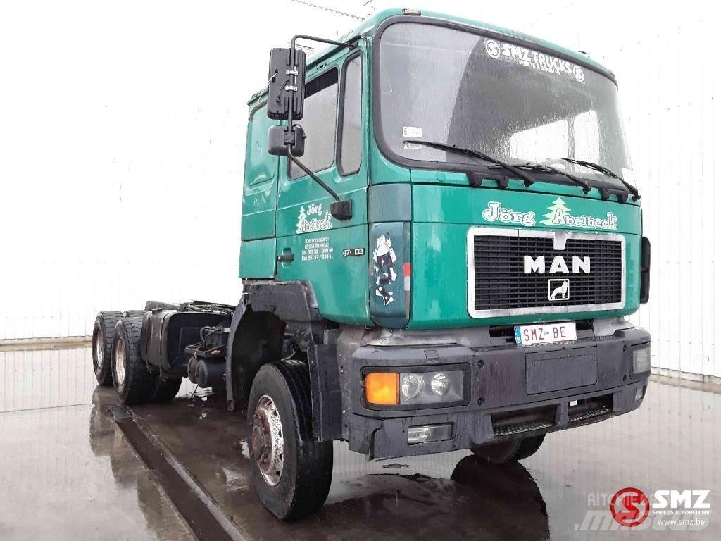 MAN 27.403 6x6 Raamautod