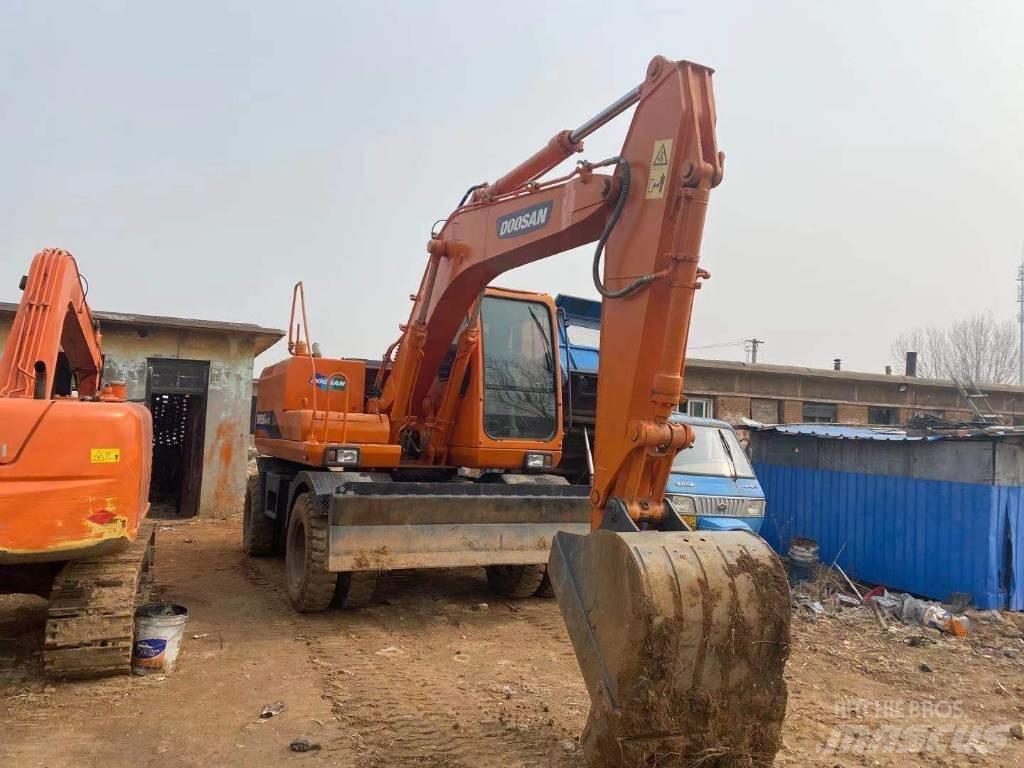 Doosan DH 150W Ratasekskavaatorid