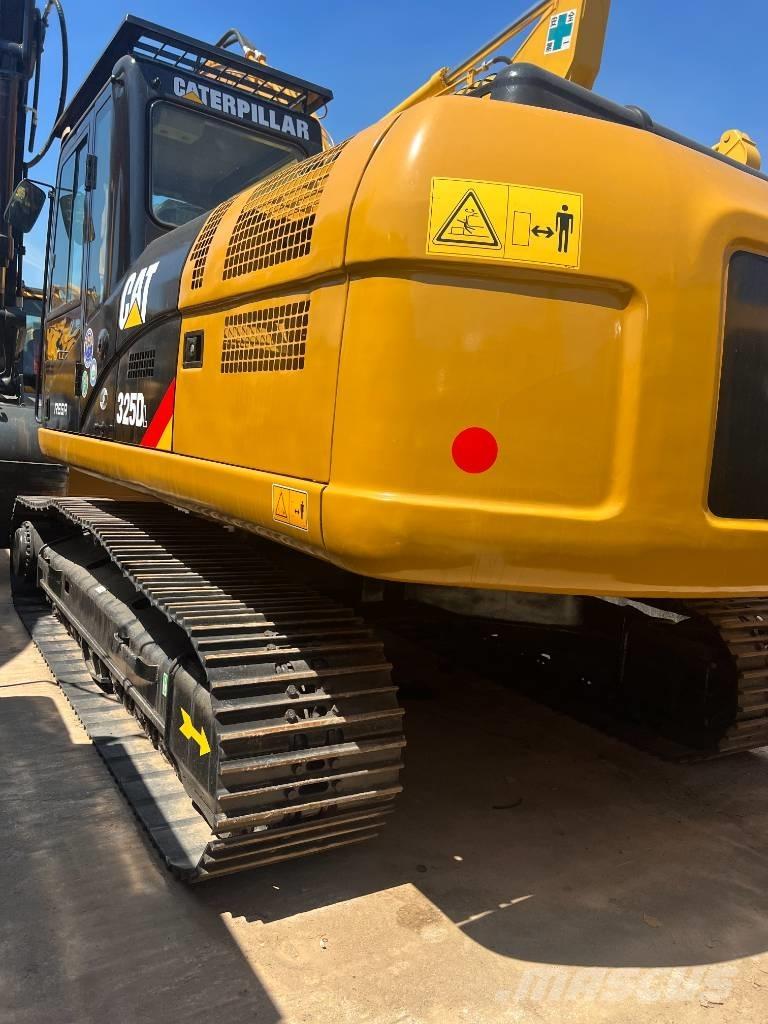CAT 325D Roomikekskavaatorid