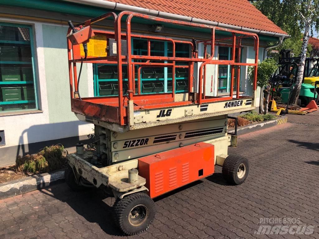 JLG CM2558    V-3343 Vertikaalsed mast tõstukid