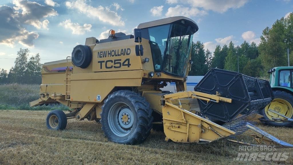 New Holland TC 54 Teraviljakombainid