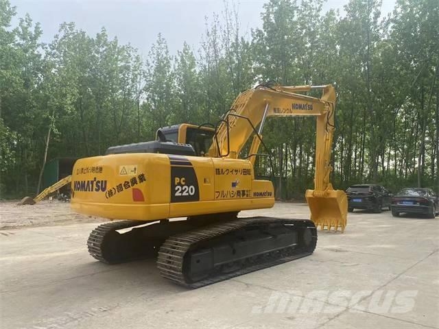 Komatsu PC 220-8 Roomikekskavaatorid
