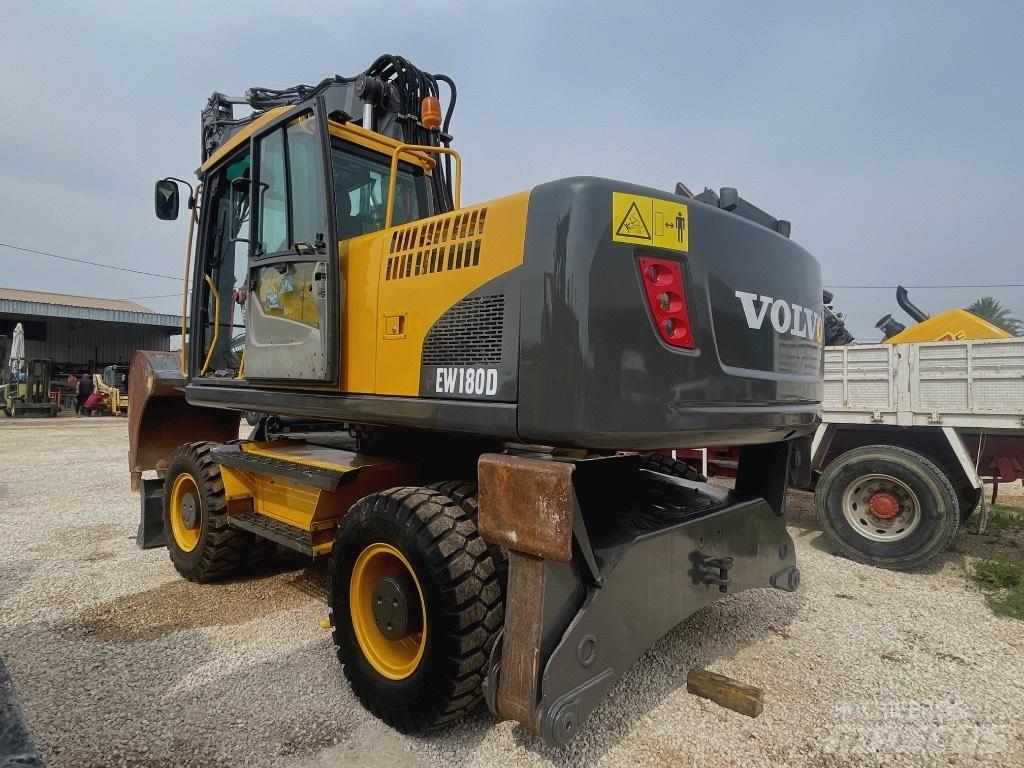 Volvo EW 180 C Ratasekskavaatorid
