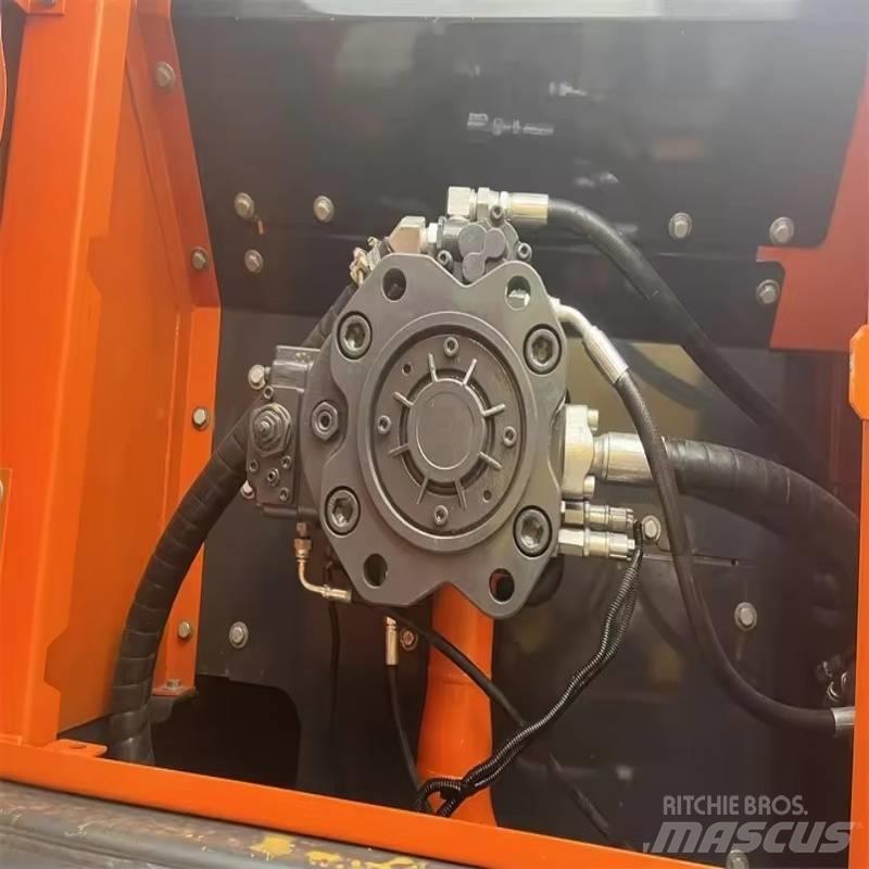 Doosan DX 300 LC-9C Roomikekskavaatorid