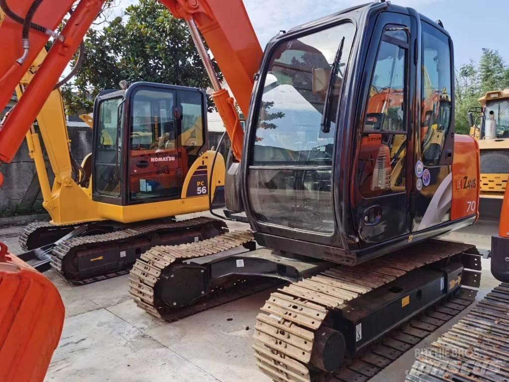 Hitachi ZX70 Väikeekskavaatorid 7t-12t