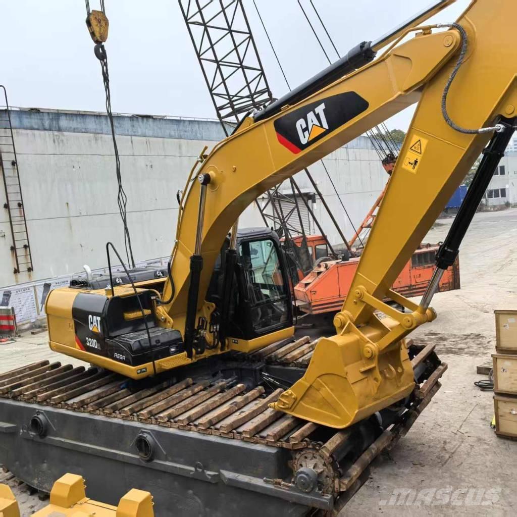 CAT 320 D Amfiib ekskavaatorid