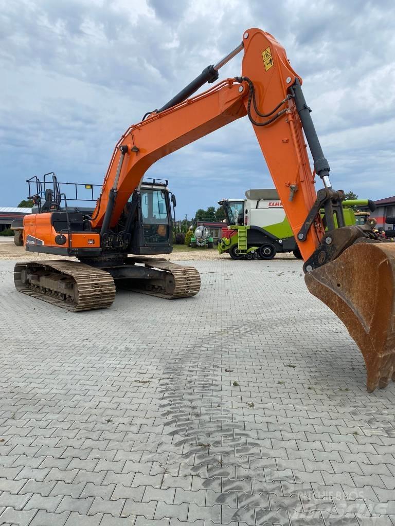 Doosan DX 225 LC Roomikekskavaatorid