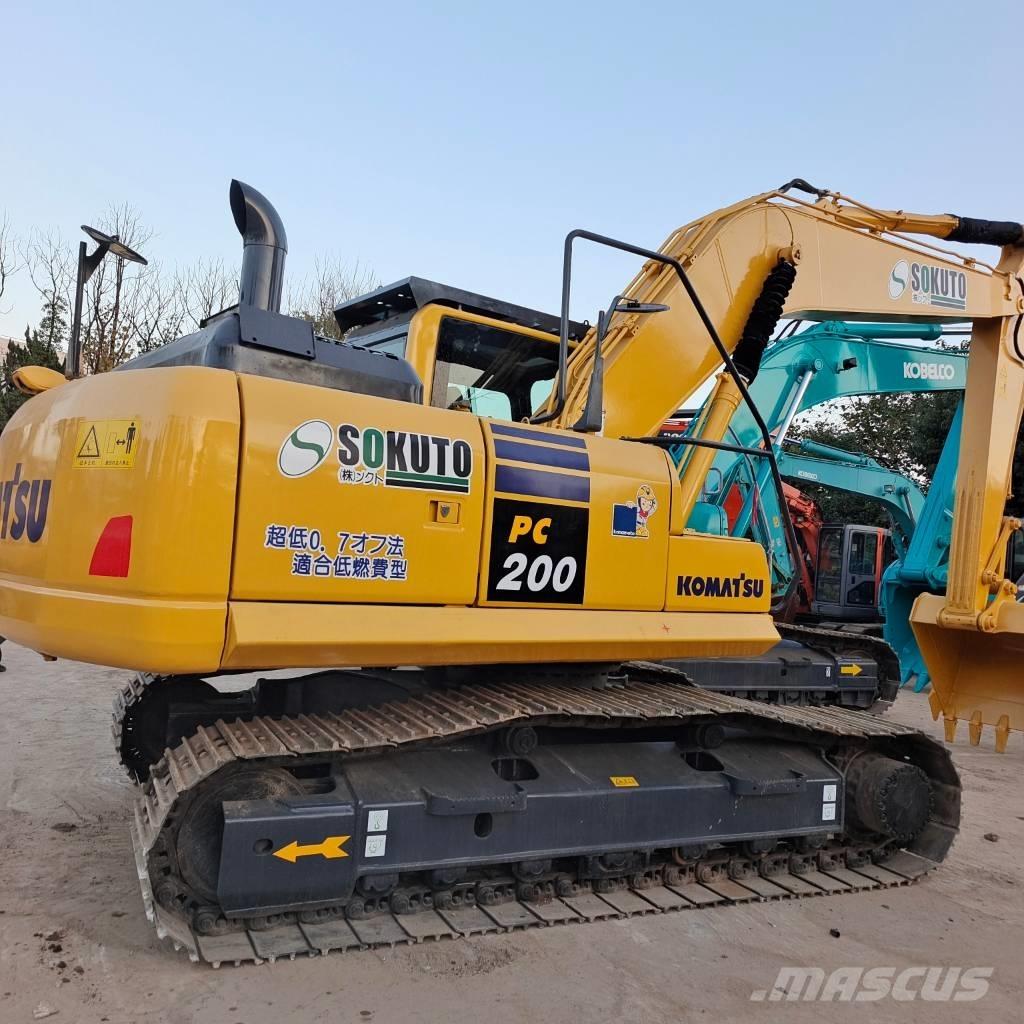 Komatsu PC 200-8 Roomikekskavaatorid