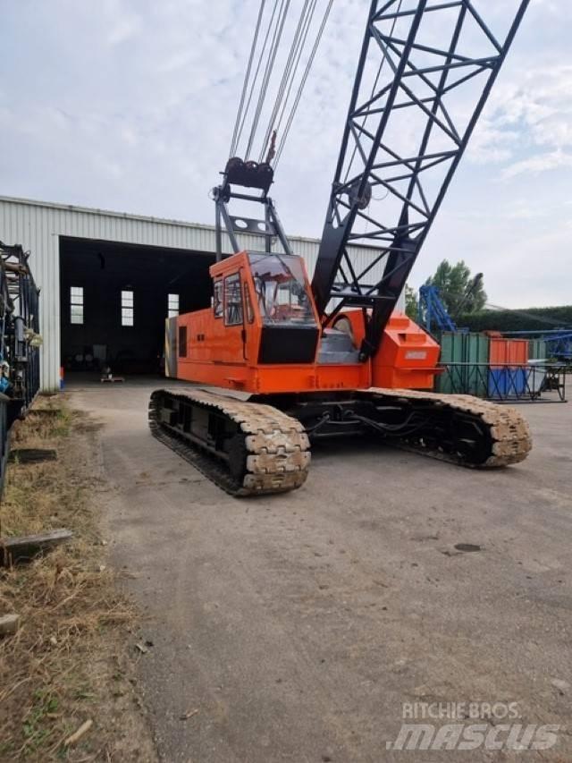 Hitachi KH 180-3 Roomikkraanad