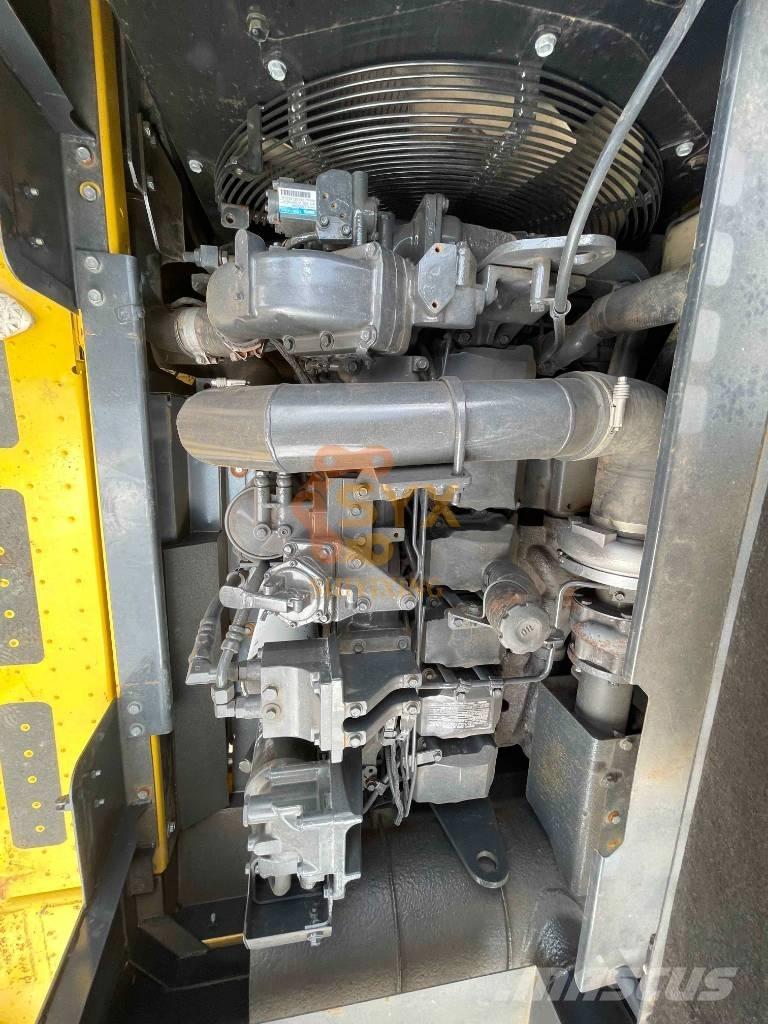 Komatsu PC 450 LC-8 Roomikekskavaatorid