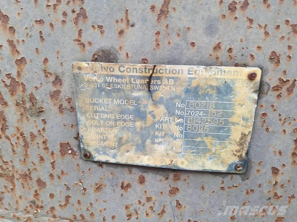 Volvo L220D Rataslaadurid