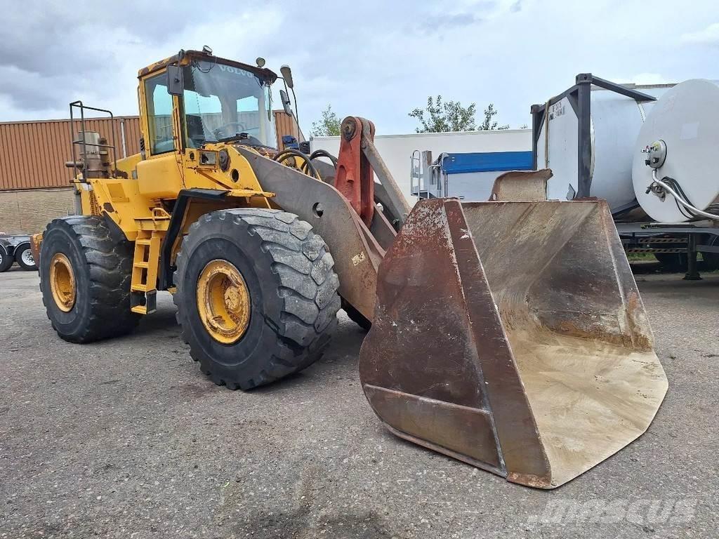 Volvo L220D Rataslaadurid