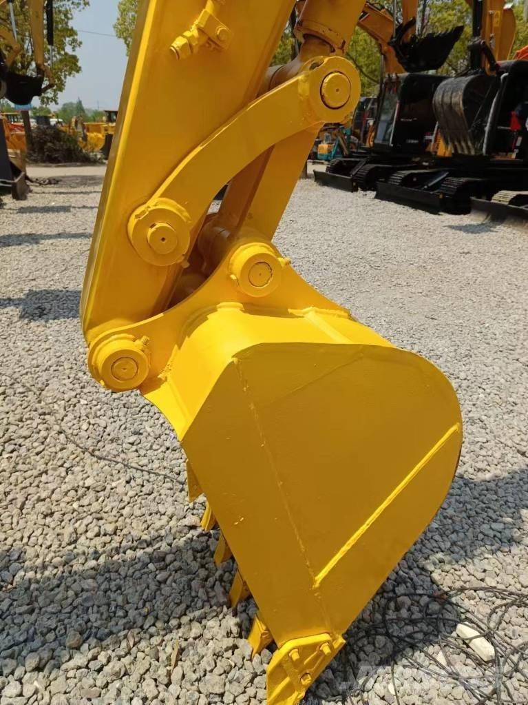 Komatsu PC 70 Väikeekskavaatorid 7t-12t