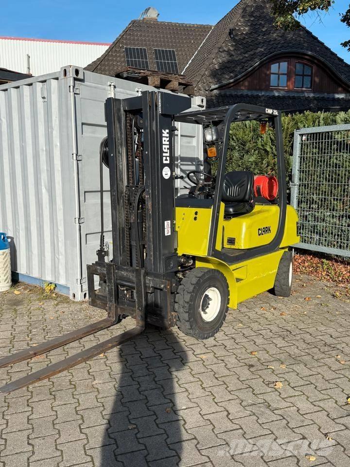 Clark CMP 25 L Gaasitõstukid