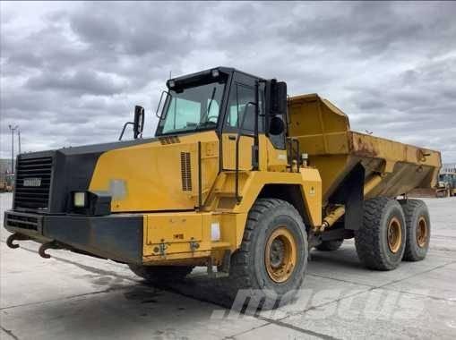 Komatsu HM 300 Liigendraamiga pinnaseveokid