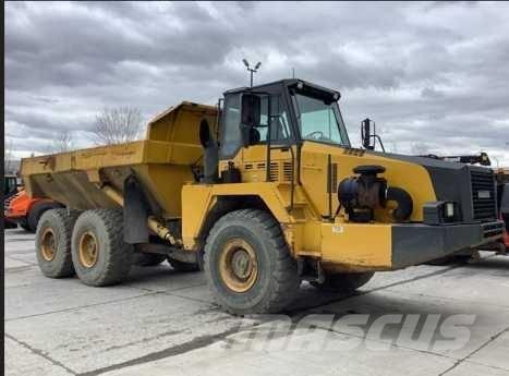 Komatsu HM 300 Liigendraamiga pinnaseveokid