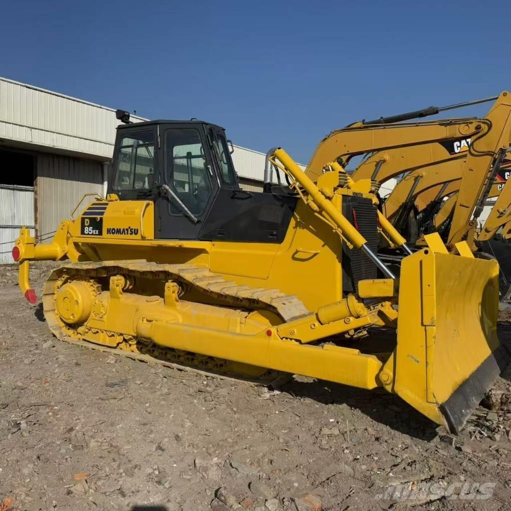 Komatsu D 85 EX-18 Buldooserid
