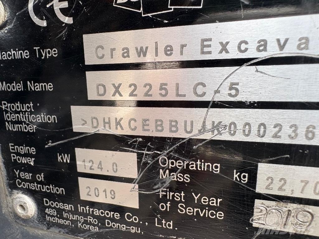 Doosan DX 225 LC-5 Roomikekskavaatorid