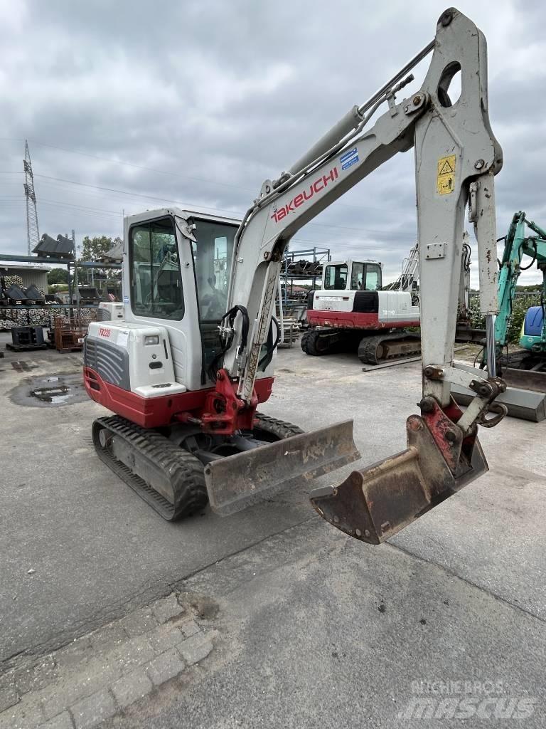 Takeuchi TB 228 Miniekskavaatorid < 7 t