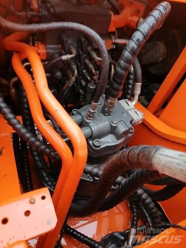 Doosan 225 LC-9 Roomikekskavaatorid