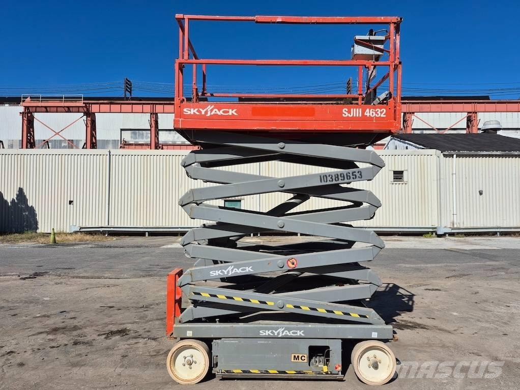 SkyJack SJ 4632 Käärtõstukid