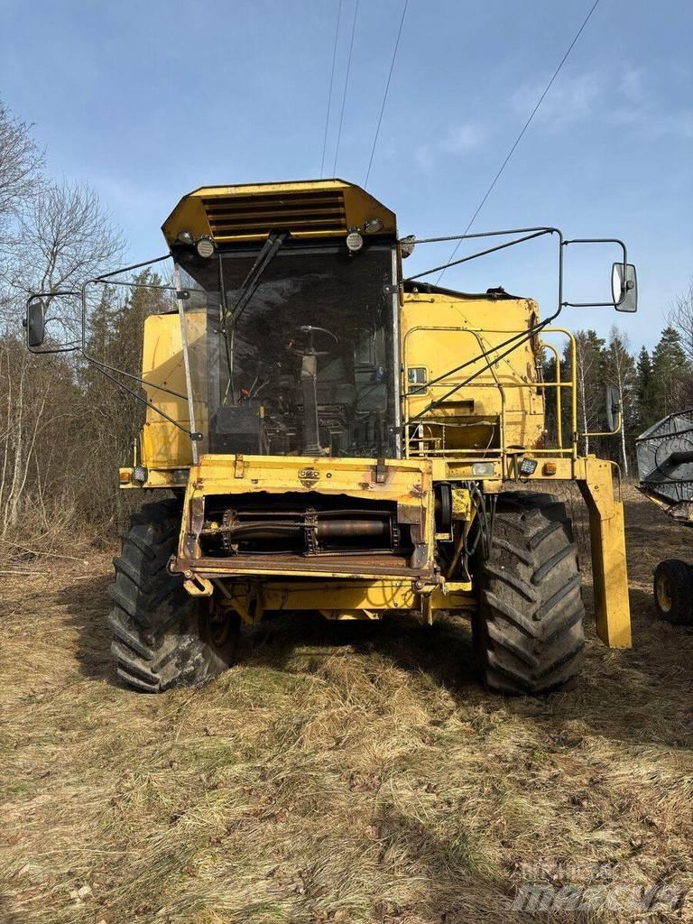 New Holland TX 36 Teraviljakombainid