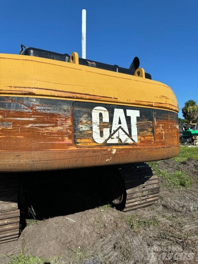 CAT 330 L Roomikekskavaatorid
