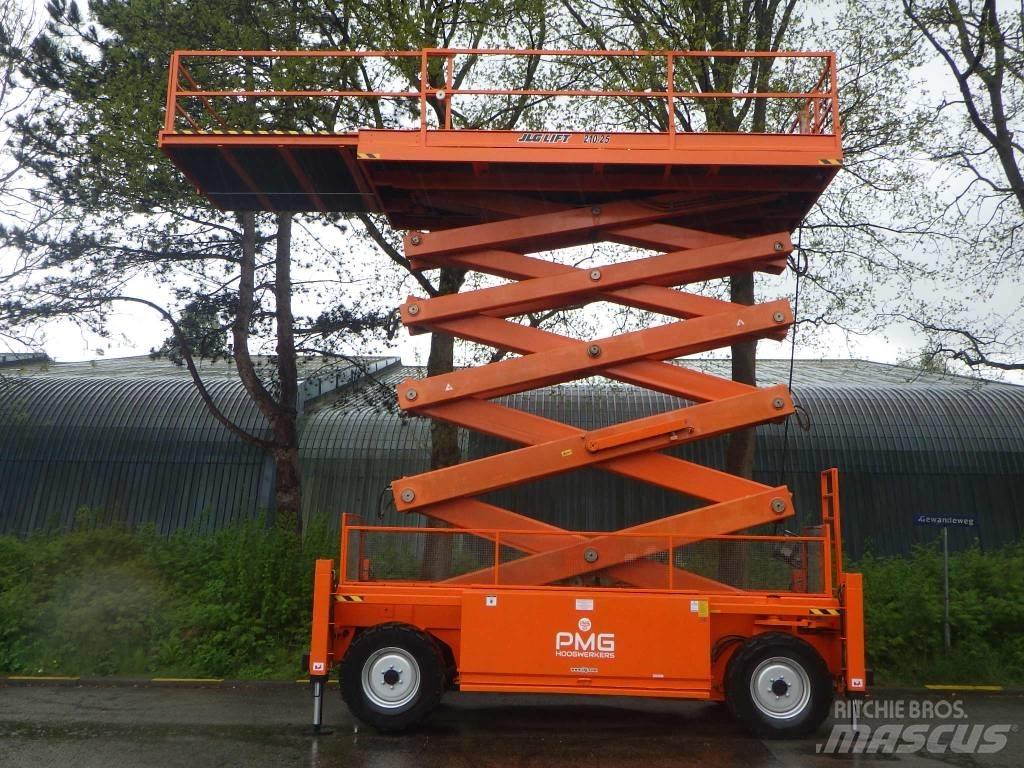 JLG 210-25 Käärtõstukid