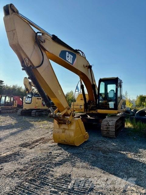 CAT 320 D Roomikekskavaatorid
