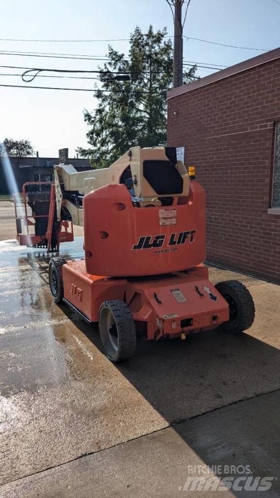 JLG E 400 AJPN Iseliikuvad poomtõstukid