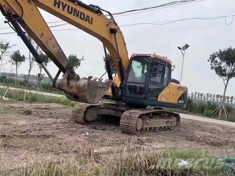 Hyundai R225LVS Roomikekskavaatorid