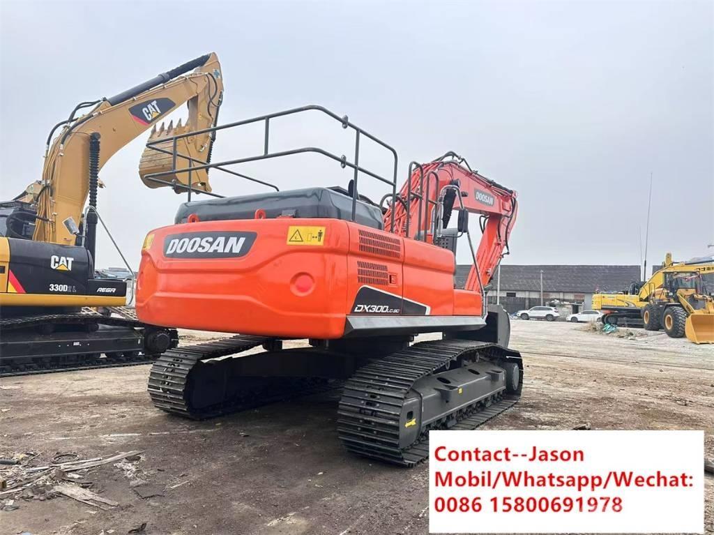 Doosan DX 300 LCA Roomikekskavaatorid