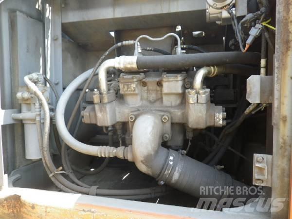 Hitachi EX200-5E Roomikekskavaatorid