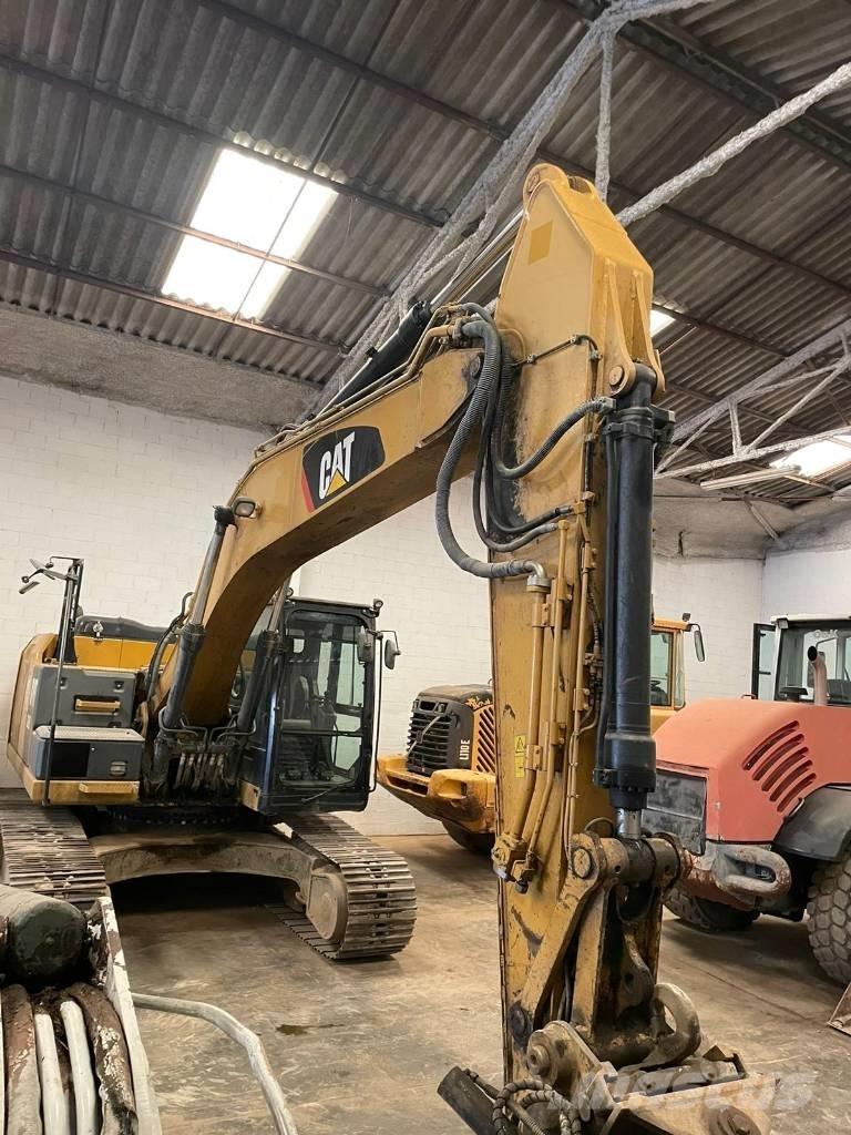 CAT 320 E Roomikekskavaatorid