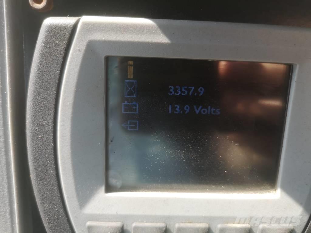 JCB 100 C Väikeekskavaatorid 7t-12t