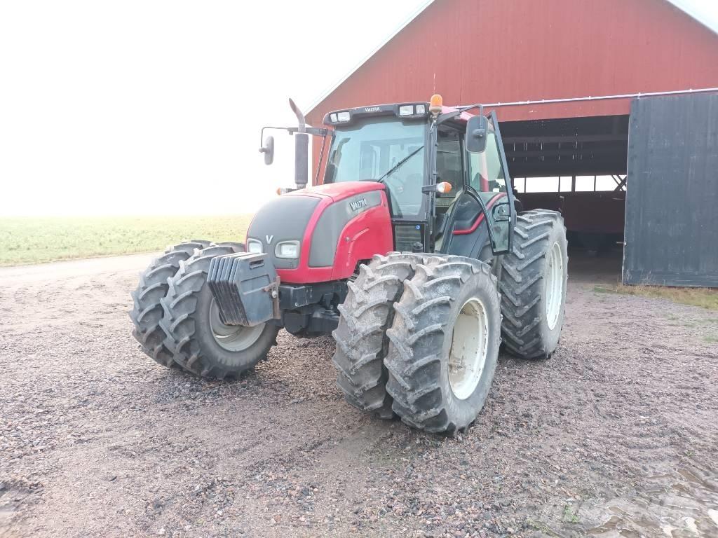 Valtra N 141 Traktorid