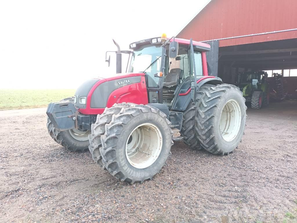 Valtra N 141 Traktorid
