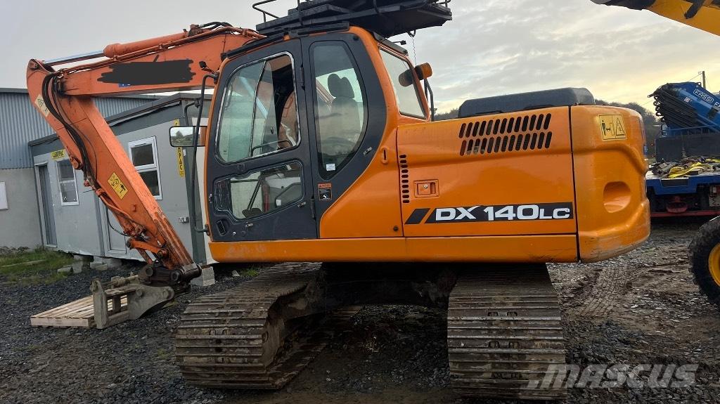Doosan DX 140 Roomikekskavaatorid