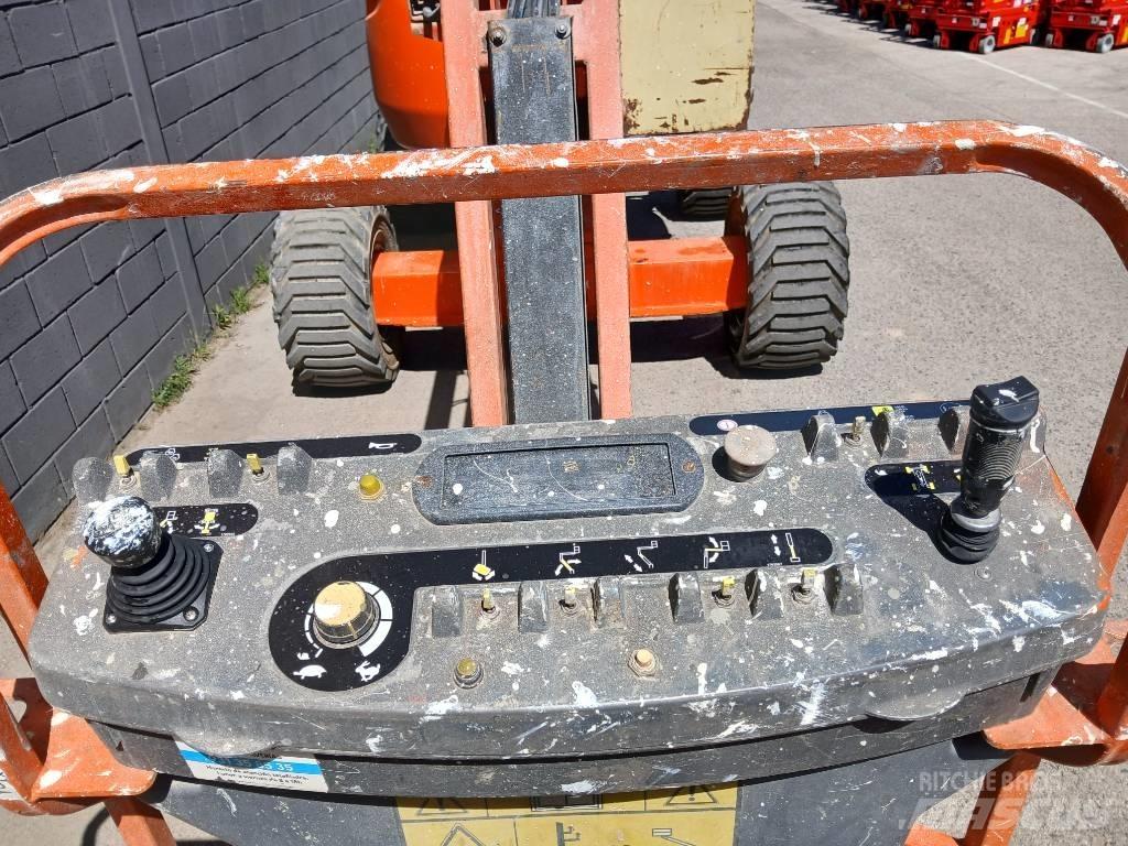 JLG 450 AJ SIII Iseliikuvad poomtõstukid