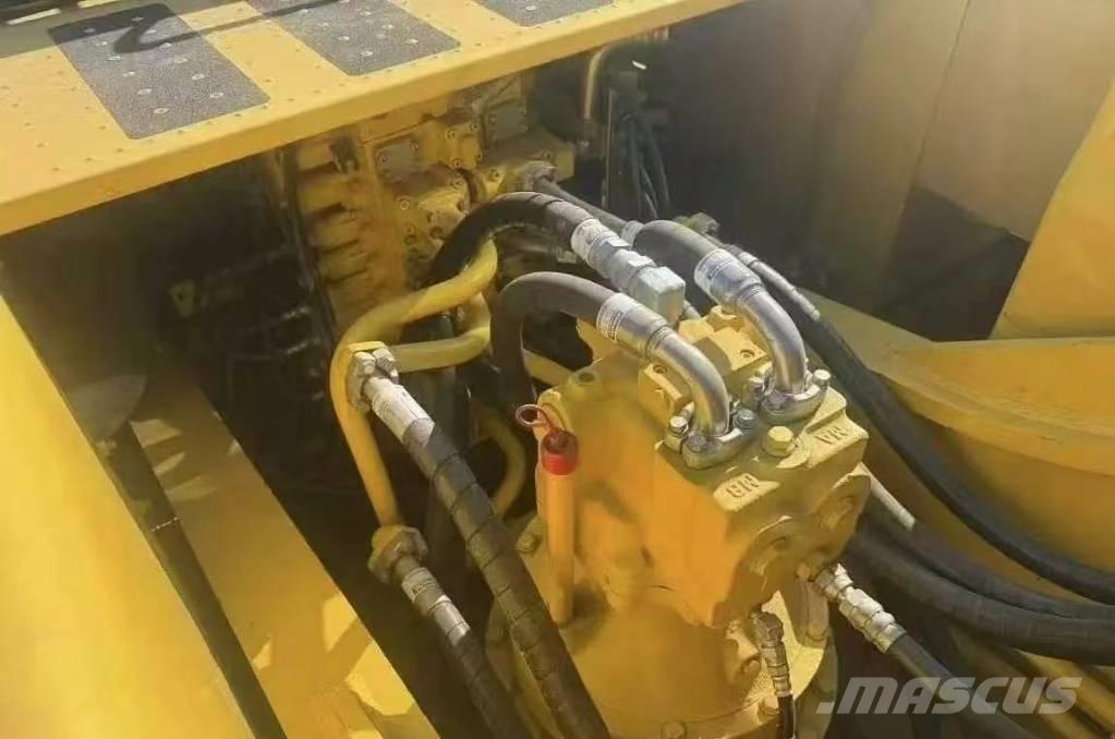 Komatsu PC 350-8 Roomikekskavaatorid