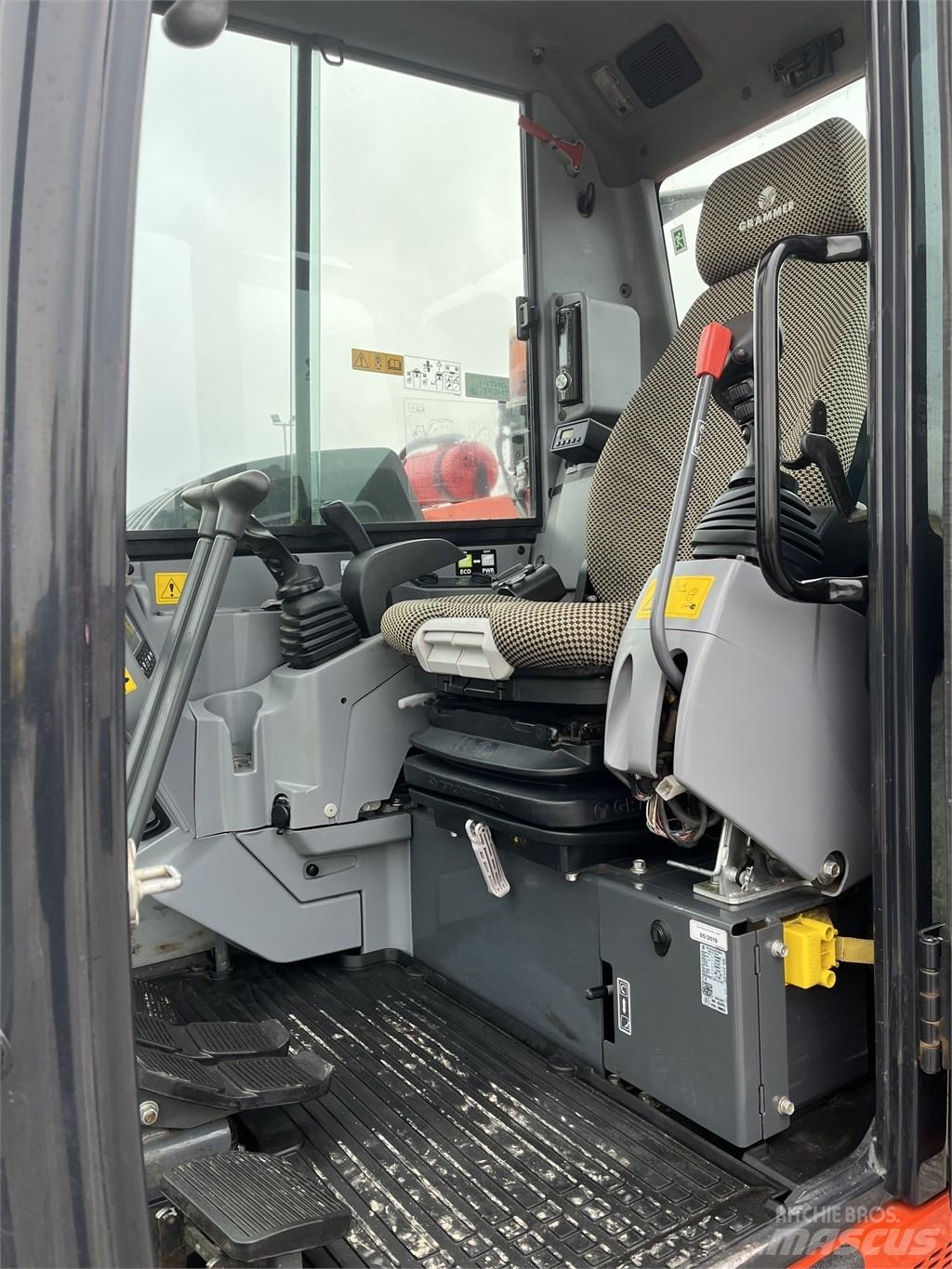 Kubota KX 080-4 Väikeekskavaatorid 7t-12t