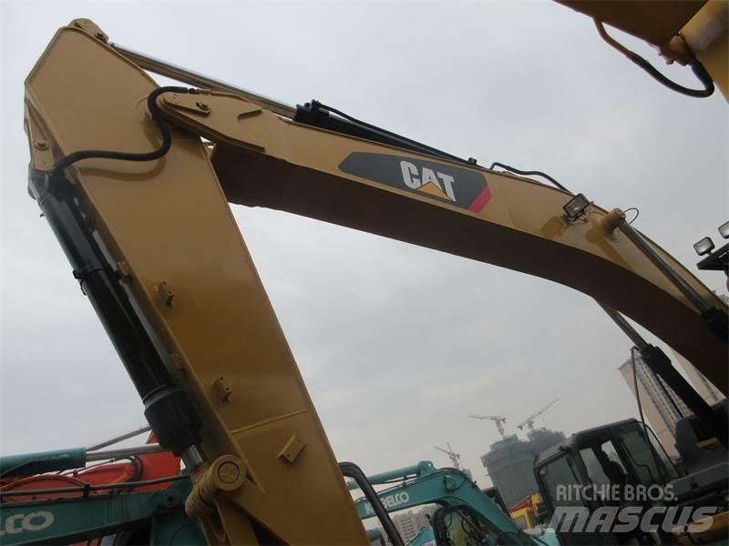CAT 320 D L Roomikekskavaatorid