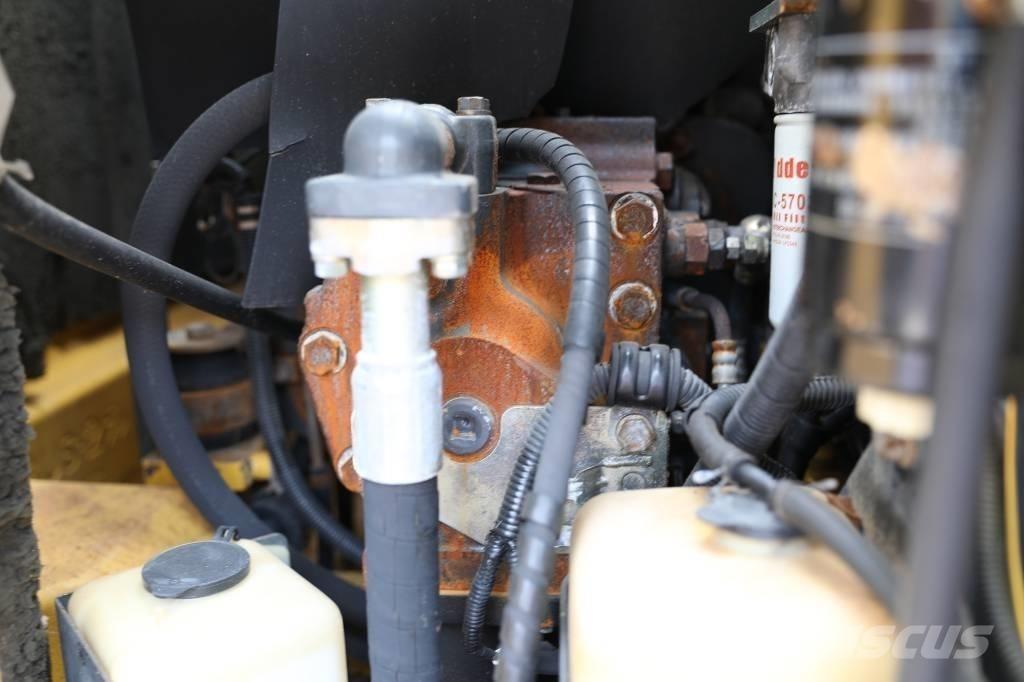 Komatsu PC 128 US Väikeekskavaatorid 7t-12t