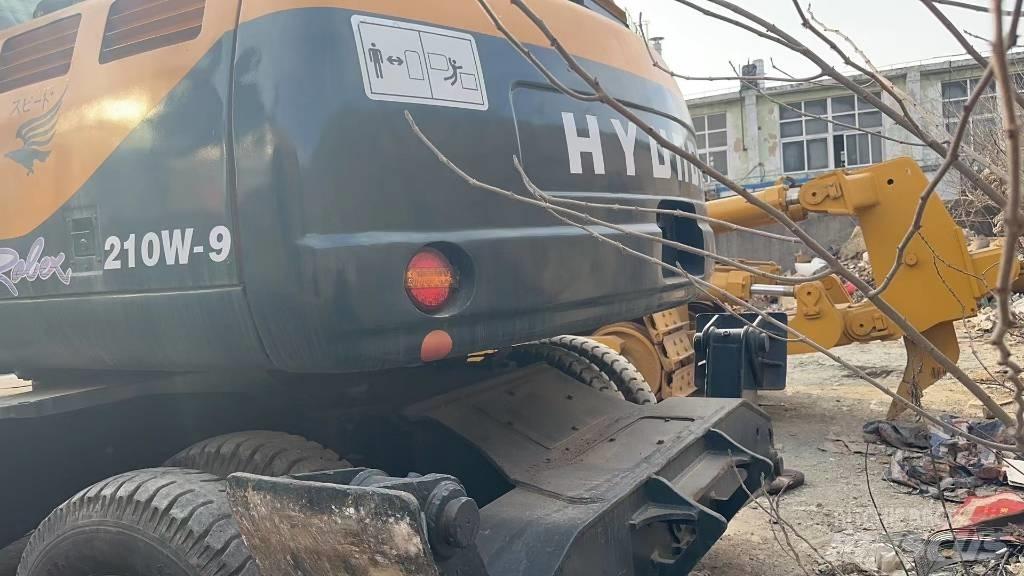 Hyundai DH210W-9 Ratasekskavaatorid