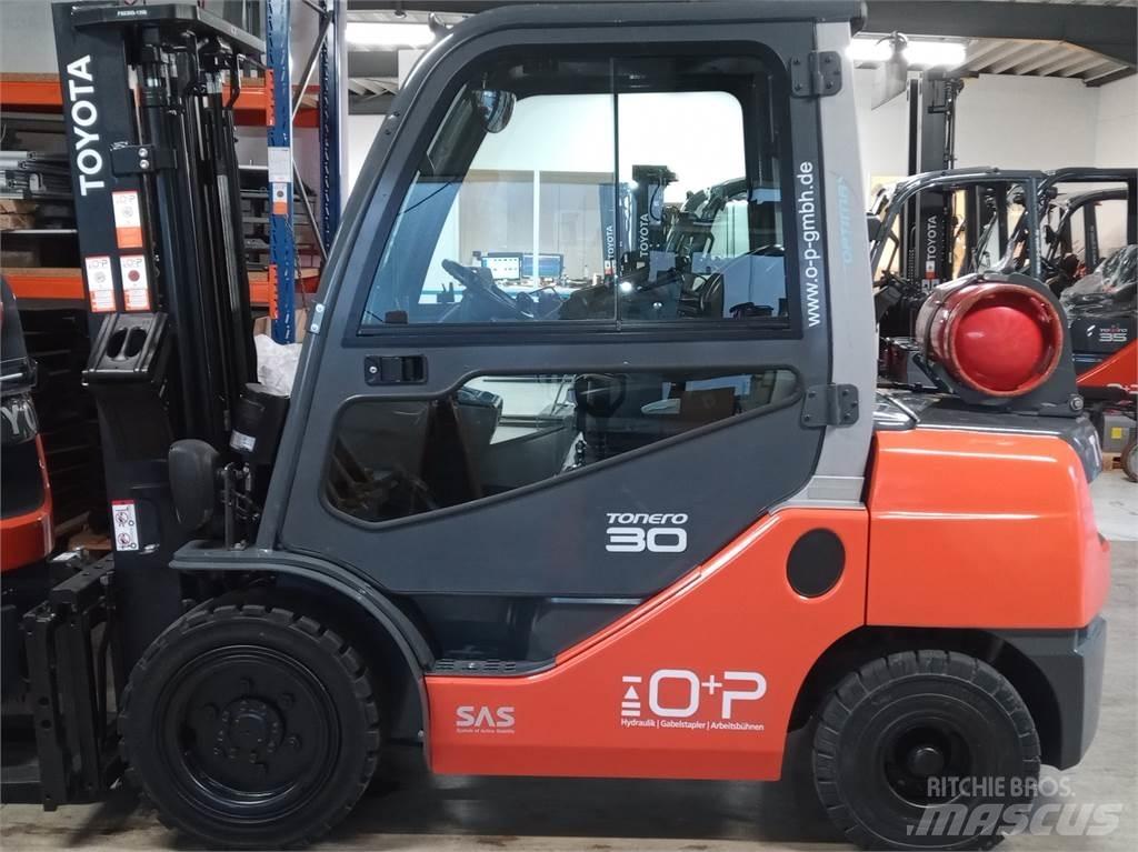 Toyota 02-8FGF30 Gaasitõstukid