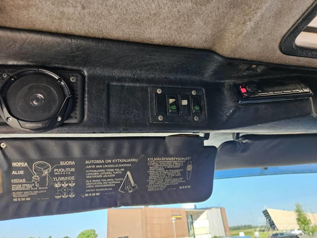 Sisu SM300 8X2 Metsamasinate veokid